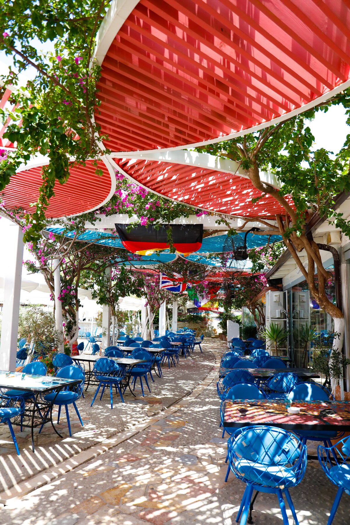 Don Pé Beach Club, ombrelloni e mare di Saranda